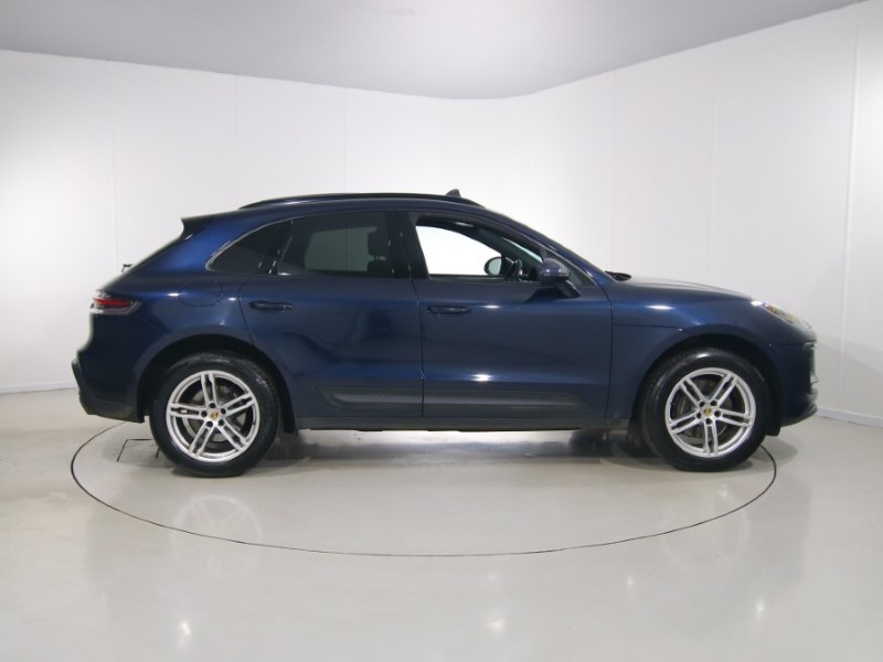 2022 (22) PORSCHE MACAN 5dr PDK 5274100