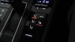 2022 (22) PORSCHE MACAN 5dr PDK 5274090