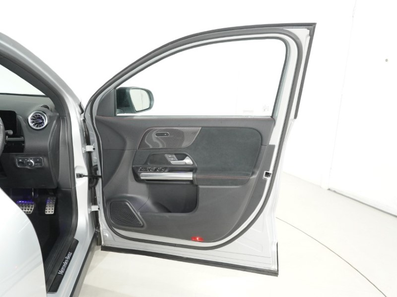 2022 (72) MERCEDES-BENZ GLA 220d 4Matic AMG Line Prem PLUS Night Ed 5dr Auto 5306948