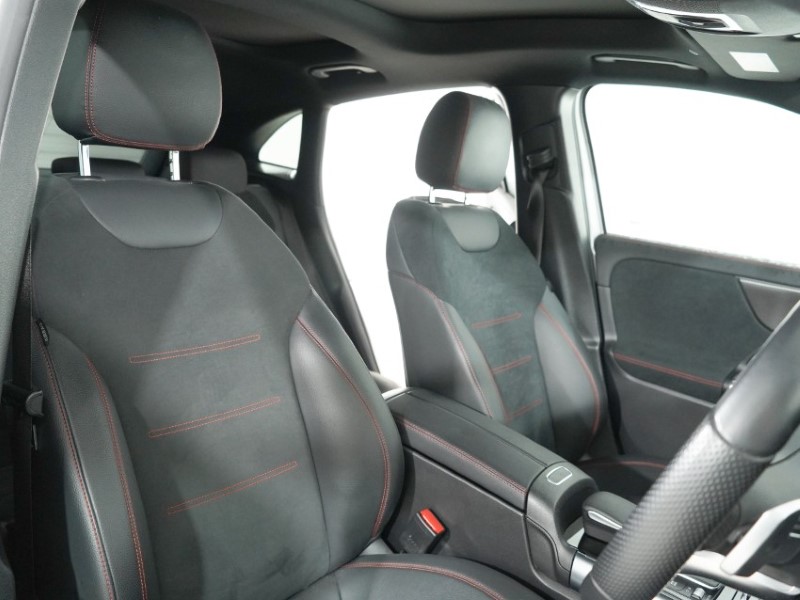 2022 (72) MERCEDES-BENZ GLA 220d 4Matic AMG Line Prem PLUS Night Ed 5dr Auto 5306953