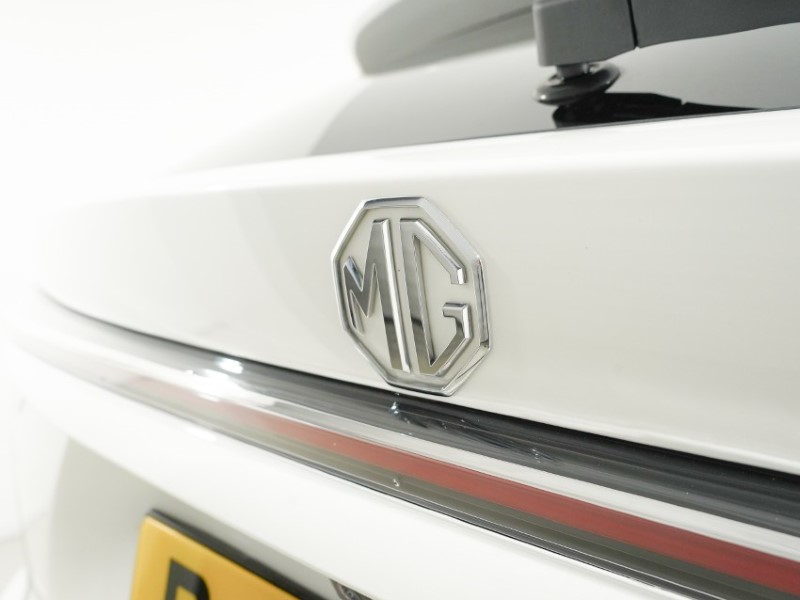 2025 (75) MG MOTOR UK HS 1.5 T-GDI Hybrid PLUS Trophy 5dr Auto 5388879