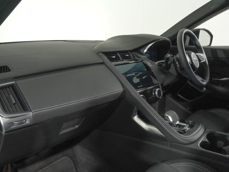 2024 (24) JAGUAR E-PACE 1.5 P300e R-Dynamic SE Black 5dr Auto 5392222