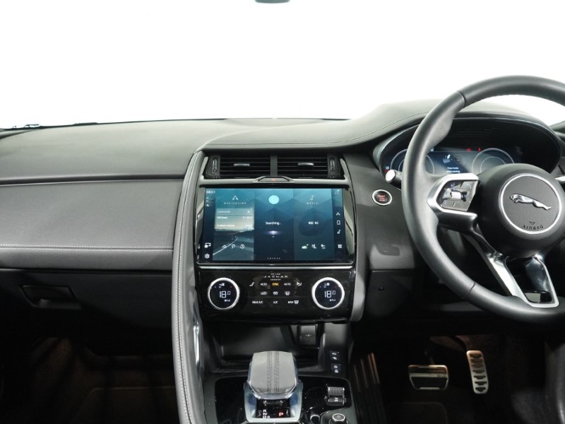 2024 (24) JAGUAR E-PACE 1.5 P300e R-Dynamic SE Black 5dr Auto 5392236