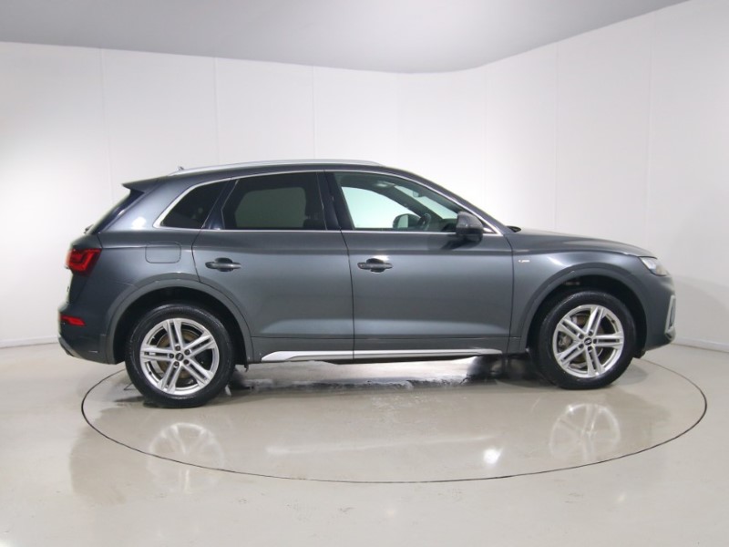 2020 (70) AUDI Q5 40 TDI Quattro S Line 5dr S Tronic 5395058