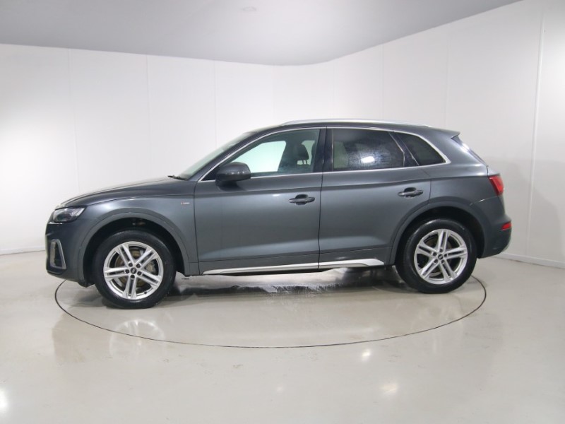 2020 (70) AUDI Q5 40 TDI Quattro S Line 5dr S Tronic 5395054