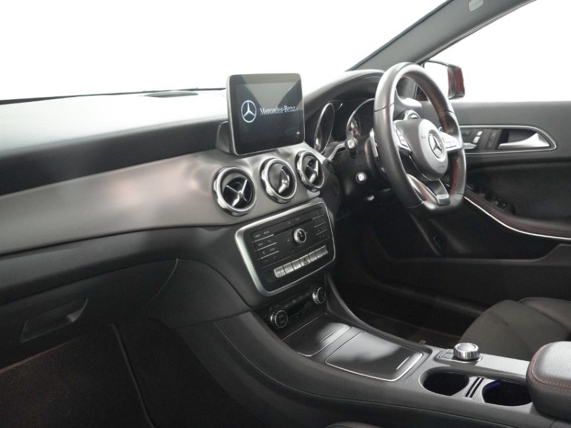 2020 (69) MERCEDES-BENZ GLA 200 AMG Line Edition Plus 5dr Auto 5389701