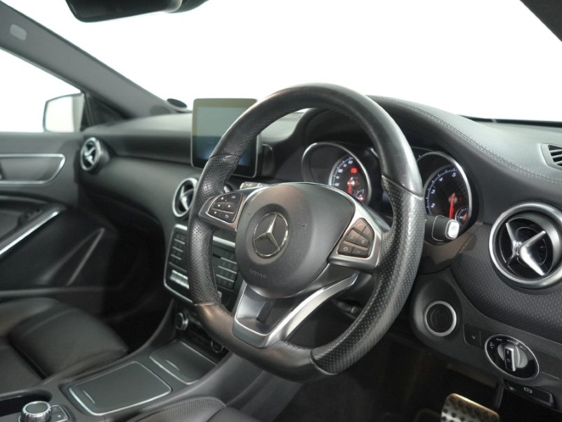 2016 (66) MERCEDES-BENZ A CLASS A200 AMG Line Premium 5dr Auto 5408796