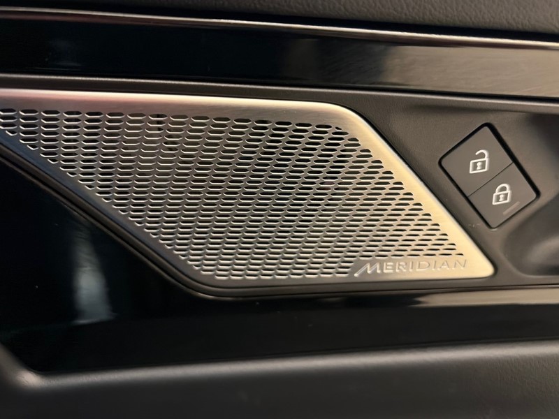 2023 (73) JAGUAR XE 2.0 D200 R-Dynamic SE Black 4dr Auto 5028049