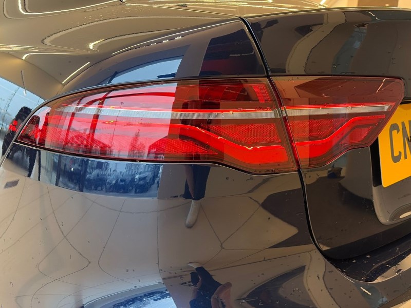 2023 (73) JAGUAR XE 2.0 D200 R-Dynamic SE Black 4dr Auto 5028027