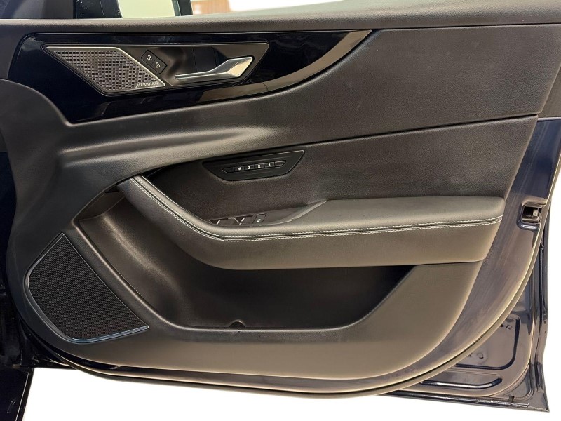 2023 (73) JAGUAR XE 2.0 D200 R-Dynamic SE Black 4dr Auto 5005989