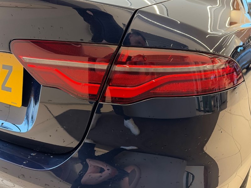 2023 (73) JAGUAR XE 2.0 D200 R-Dynamic SE Black 4dr Auto 5006016