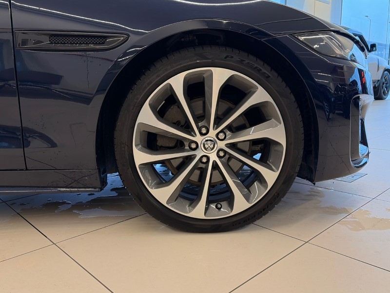 2023 (73) JAGUAR XE 2.0 D200 R-Dynamic SE Black 4dr Auto 5005976