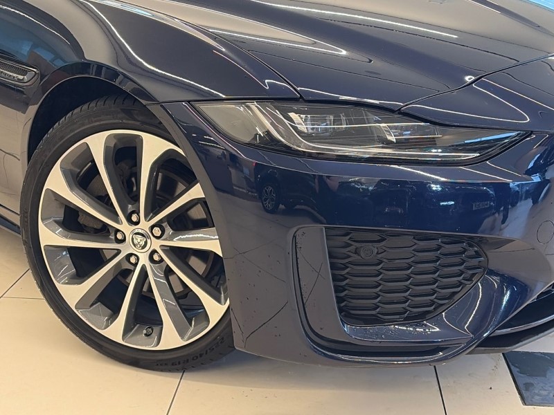 2023 (73) JAGUAR XE 2.0 D200 R-Dynamic SE Black 4dr Auto 5006011