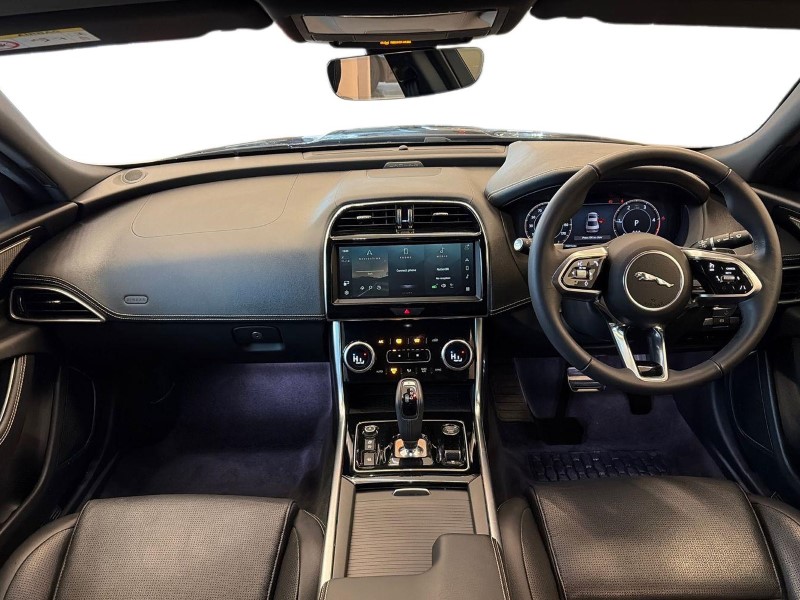 2023 (73) JAGUAR XE 2.0 D200 R-Dynamic SE Black 4dr Auto 5005977