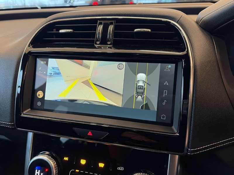 2023 (73) JAGUAR XE 2.0 D200 R-Dynamic SE Black 4dr Auto 5005980