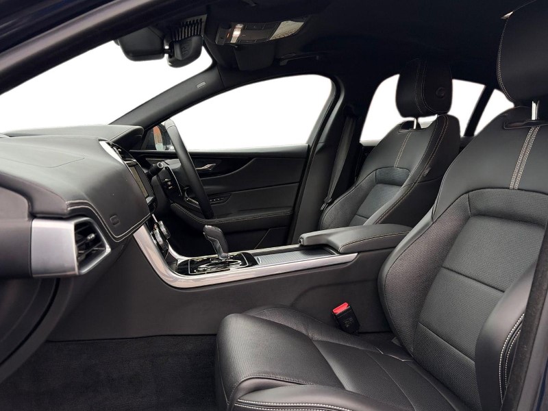 2023 (73) JAGUAR XE 2.0 D200 R-Dynamic SE Black 4dr Auto 5028011