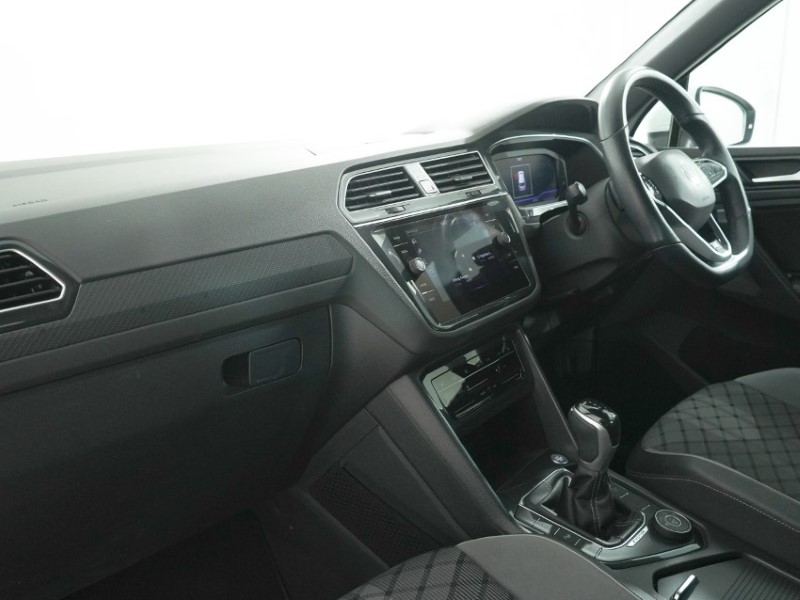 2021 (21) VOLKSWAGEN TIGUAN 2.0 TDI 200 4Motion R-Line 5dr DSG 5483215