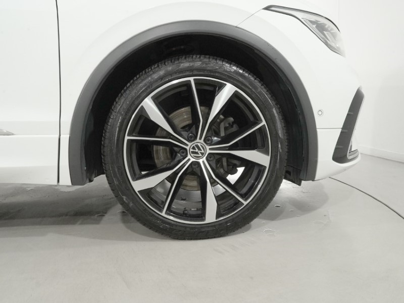 2021 (21) VOLKSWAGEN TIGUAN 2.0 TDI 200 4Motion R-Line 5dr DSG 5483227