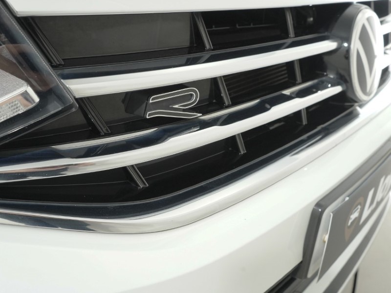 2021 (21) VOLKSWAGEN TIGUAN 2.0 TDI 200 4Motion R-Line 5dr DSG 5483224
