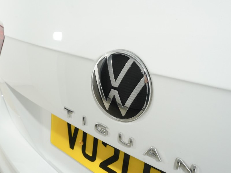 2021 (21) VOLKSWAGEN TIGUAN 2.0 TDI 200 4Motion R-Line 5dr DSG 5483211