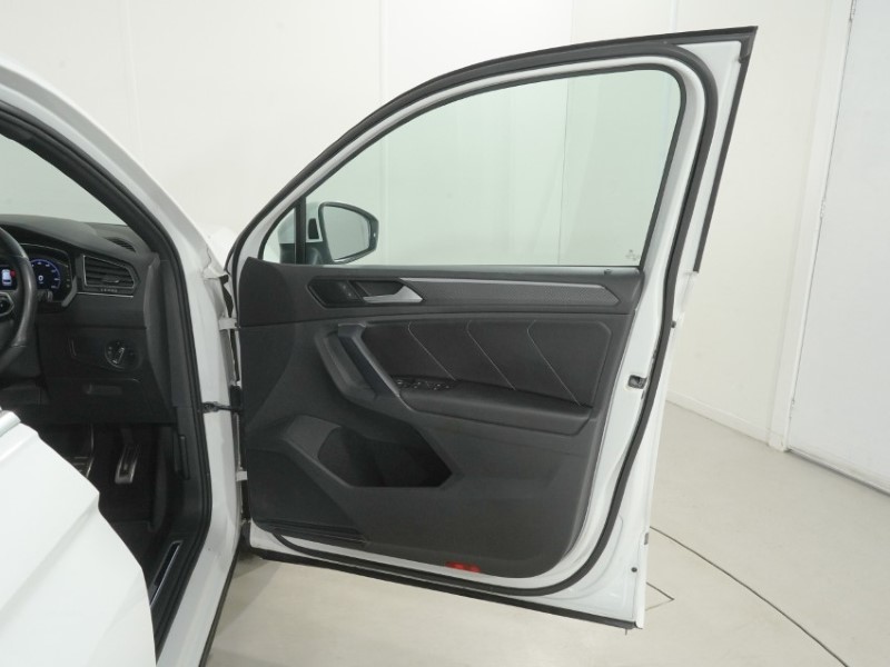 2021 (21) VOLKSWAGEN TIGUAN 2.0 TDI 200 4Motion R-Line 5dr DSG 5483231