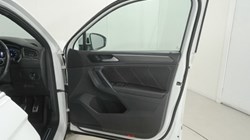 2021 (21) VOLKSWAGEN TIGUAN 2.0 TDI 200 4Motion R-Line 5dr DSG 5483231