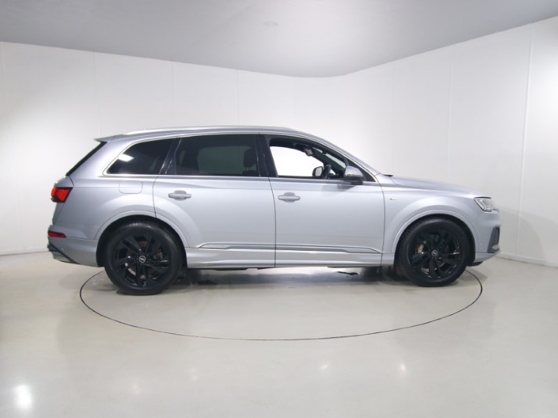 2021 (71) AUDI Q7 50 TDI Quattro S Line 5dr Tiptronic 5842409