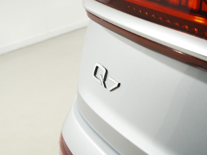 2021 (71) AUDI Q7 50 TDI Quattro S Line 5dr Tiptronic 5439481