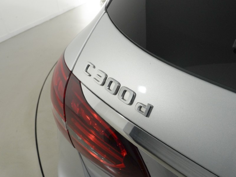 2019 (19) MERCEDES-BENZ C CLASS C300d AMG Line Premium Plus 5dr 9G-Tronic 5448218