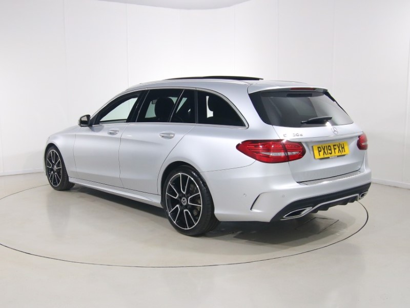 2019 (19) MERCEDES-BENZ C CLASS C300d AMG Line Premium Plus 5dr 9G-Tronic 5448279