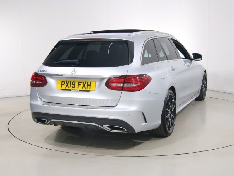 2019 (19) MERCEDES-BENZ C CLASS C300d AMG Line Premium Plus 5dr 9G-Tronic 5448281