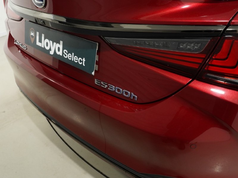2021 (21) LEXUS ES 300h 2.5 F-Sport 4dr CVT 5496427