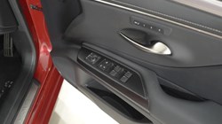 2021 (21) LEXUS ES 300h 2.5 F-Sport 4dr CVT 5496449