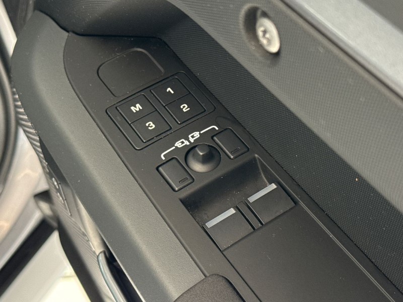 2022 (72) LAND ROVER DEFENDER 3.0 D300 X 90 3dr Auto 4995167