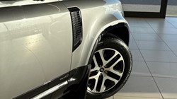 2022 (72) LAND ROVER DEFENDER 3.0 D300 X 90 3dr Auto 4995190