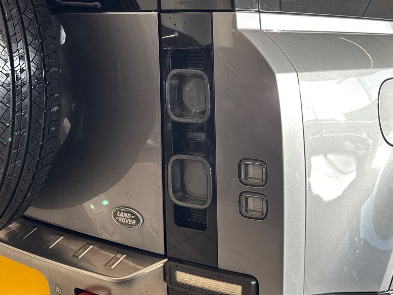 2022 (72) LAND ROVER DEFENDER 3.0 D300 X 90 3dr Auto 4995188