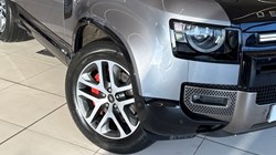 2022 (72) LAND ROVER DEFENDER 3.0 D300 X 90 3dr Auto 4995183