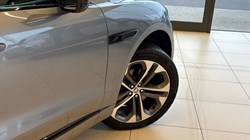 2024 (74) JAGUAR F-PACE 2.0 D200 R-Dynamic HSE Black 90th Anniv 5dr Auto 5008614