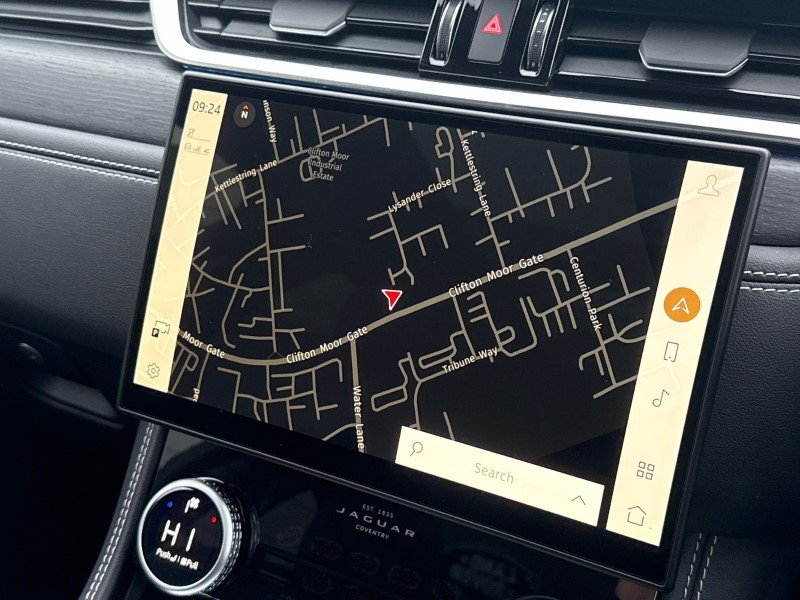 2024 (74) JAGUAR F-PACE 2.0 D200 R-Dynamic HSE Black 90th Anniv 5dr Auto 5008575