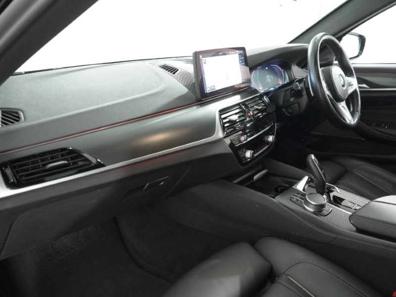 2021 (21) BMW 5 SERIES 520d MHT M Sport 5dr Step Auto 5616820