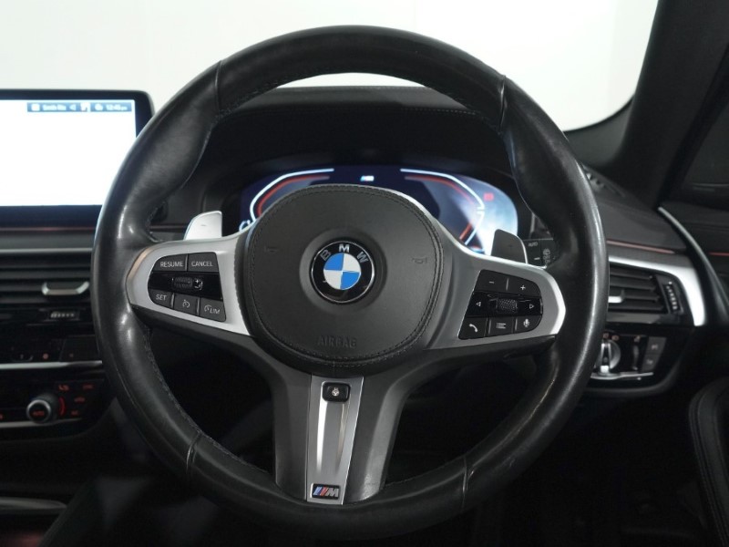 2021 (21) BMW 5 SERIES 520d MHT M Sport 5dr Step Auto 5616830