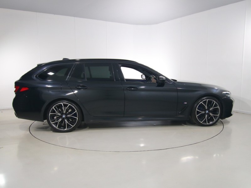 2021 (21) BMW 5 SERIES 520d MHT M Sport 5dr Step Auto 5616878
