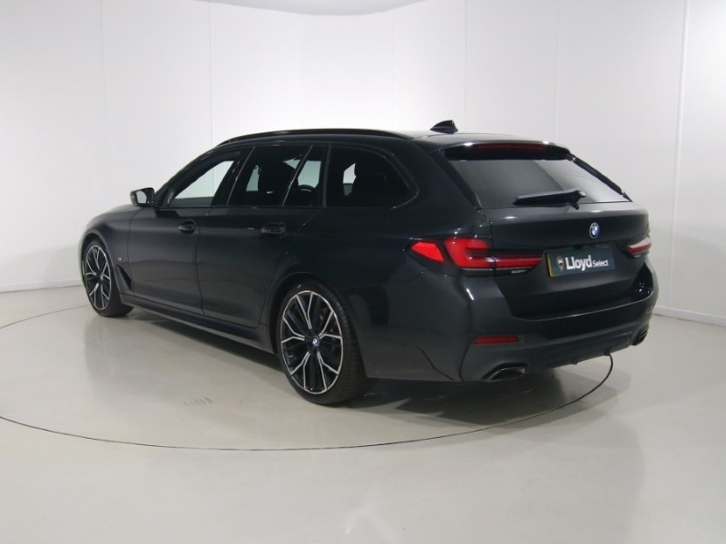 2021 (21) BMW 5 SERIES 520d MHT M Sport 5dr Step Auto 5616875