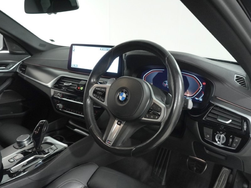 2021 (21) BMW 5 SERIES 520d MHT M Sport 5dr Step Auto 5616838