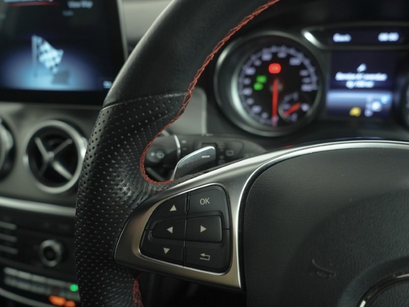 2020 (20) MERCEDES-BENZ GLA 200 AMG Line Edition 5dr Auto 5640788