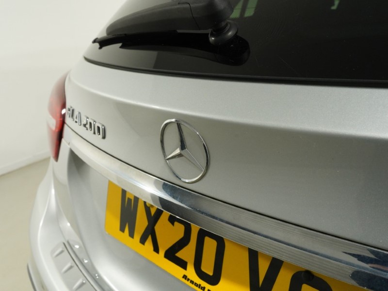 2020 (20) MERCEDES-BENZ GLA 200 AMG Line Edition 5dr Auto 5640763
