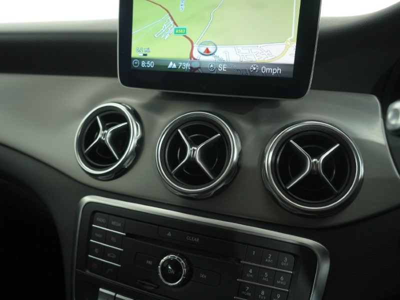 2020 (20) MERCEDES-BENZ GLA 200 AMG Line Edition 5dr Auto 5640790