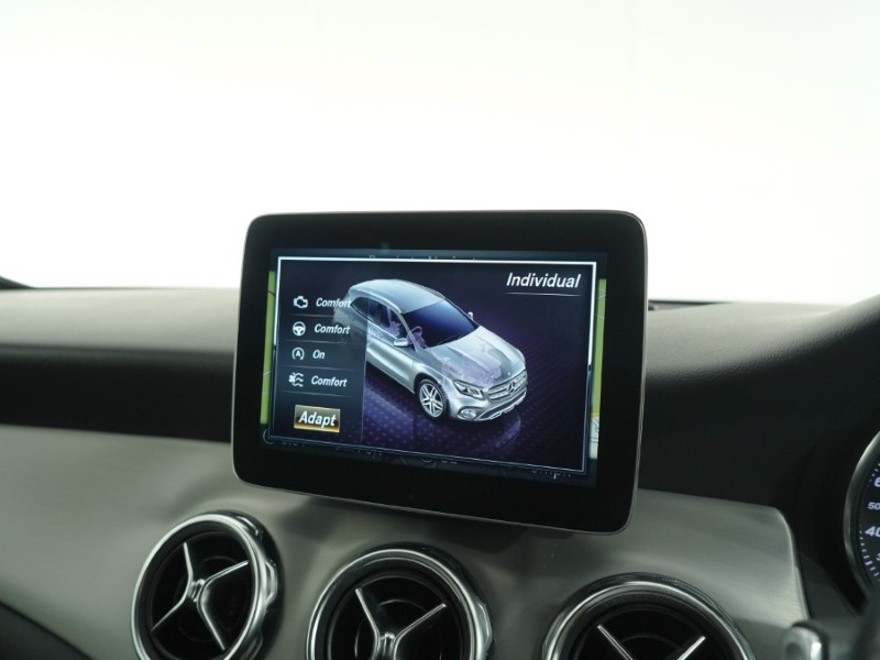 2020 (20) MERCEDES-BENZ GLA 200 AMG Line Edition 5dr Auto 5640797