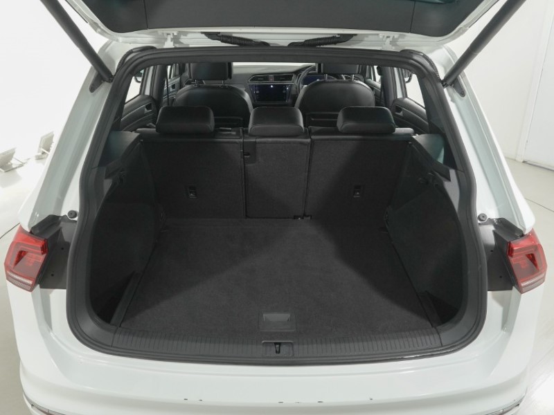 2019 (69) VOLKSWAGEN TIGUAN 2.0 TDi 150 4Motion R-Line Tech 5dr DSG 5642437