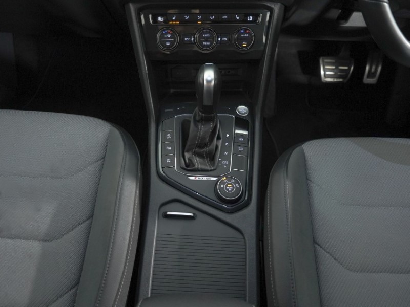 2019 (69) VOLKSWAGEN TIGUAN 2.0 TDi 150 4Motion R-Line Tech 5dr DSG 5642446